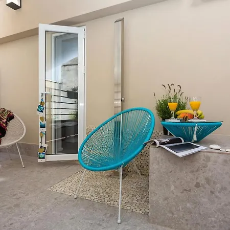 Loc Hospitality Urban Den Hotel cápsula Corfu (city)
