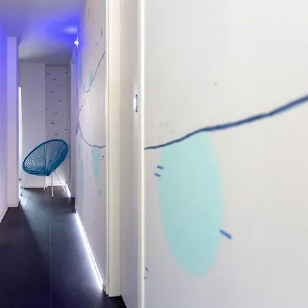 Loc Hospitality Urban Den *