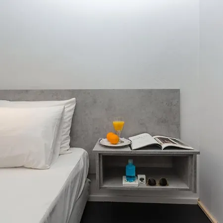 Loc Hospitality Urban Den *