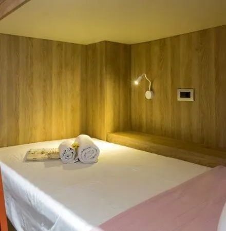 Hotel cápsula Loc Hospitality Urban Den Corfu (city)