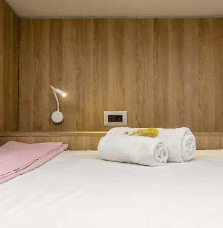 Loc Hospitality Urban Den Hotel cápsula Corfu (city)