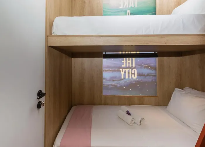 Capsulehotel Loc Hospitality Urban Den *