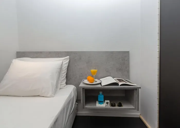 Loc Hospitality Urban Den *