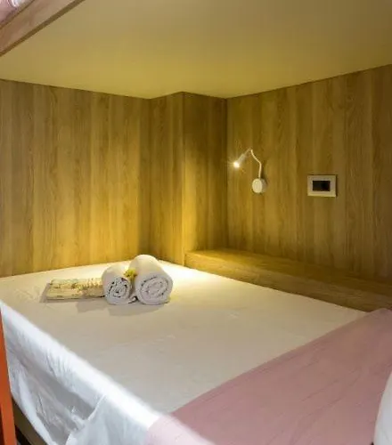 Capsulehotel Loc Hospitality Urban Den Corfu (city)