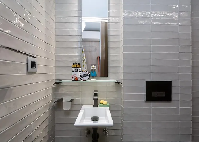 Loc Hospitality Urban Den *