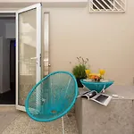 Ξενοδοχείο με κάψουλες Loc Hospitality Urban Den *