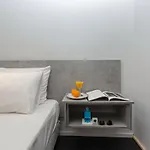 Loc Hospitality Urban Den *