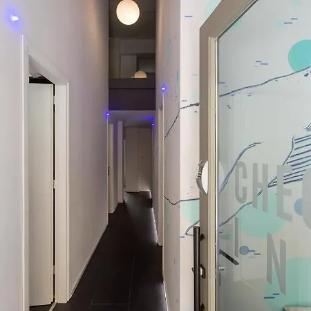 Loc Hospitality Urban Den Kapslový hotel