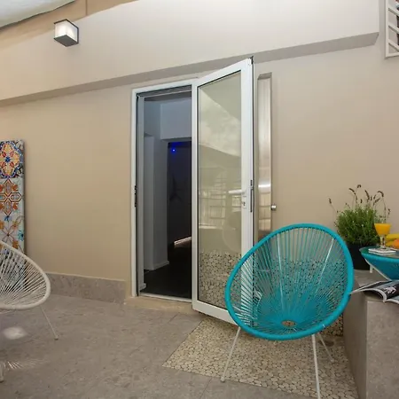 Kapslový hotel Loc Hospitality Urban Den *