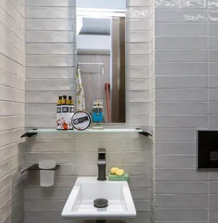 Kapselhotel Loc Hospitality Urban Den Corfu (city)