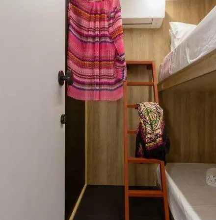 Hotel de capsule Loc Hospitality Urban Den Corfu (city)