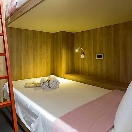 Loc Hospitality Urban Den Ξενοδοχείο με κάψουλες