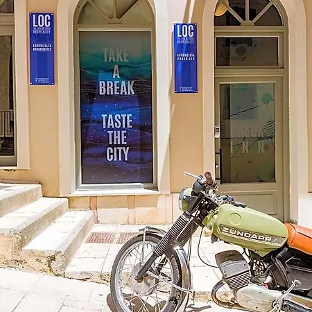 Hotel de capsule Loc Hospitality Urban Den Corfu (city)