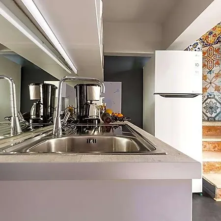 Hotel de capsule Loc Hospitality Urban Den Corfu (city)