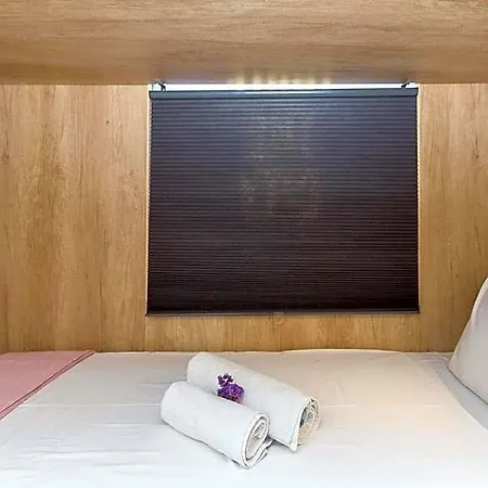 Loc Hospitality Urban Den Hotel de capsule