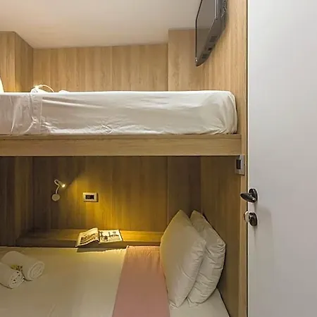 Hotel de capsule Loc Hospitality Urban Den *