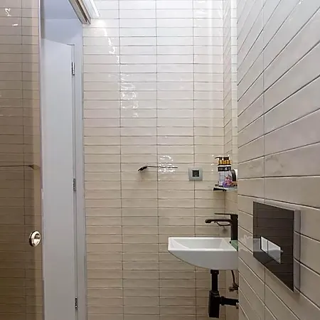 Loc Hospitality Urban Den Hotel de capsule *