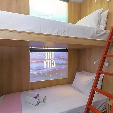 Loc Hospitality Urban Den カプセルホテル