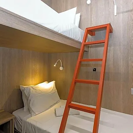 Loc Hospitality Urban Den Hotel de capsule *