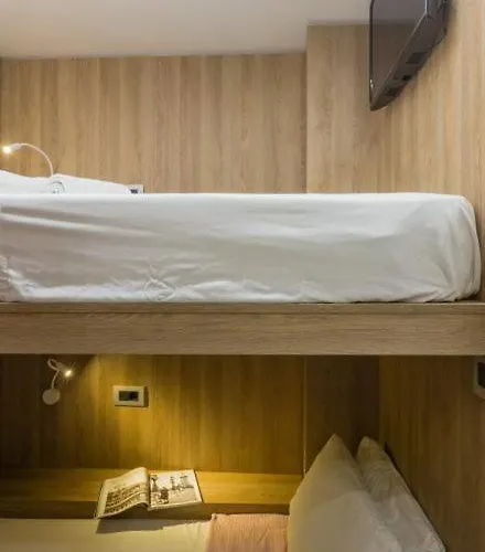 Loc Hospitality Urban Den *