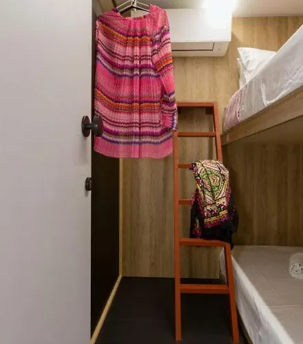 Ξενοδοχείο με κάψουλες Loc Hospitality Urban Den Corfu (city)
