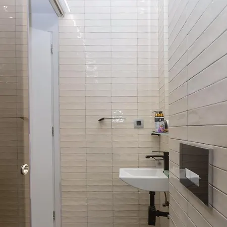 Loc Hospitality Urban Den Kapszulahotel