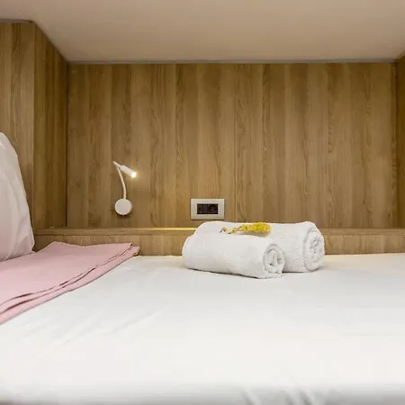 Loc Hospitality Urban Den *