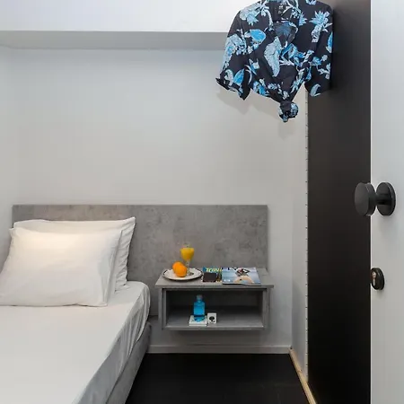 Loc Hospitality Urban Den *